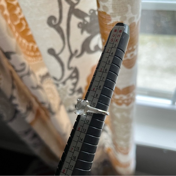 Vintage 14k White Gold Emerald Cut Cubic Zirconia Ring - Picture 6 of 7